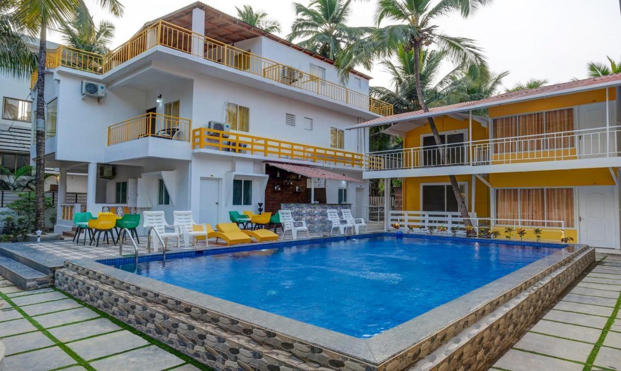 Beach Walk Resort Morjim Exterior foto
