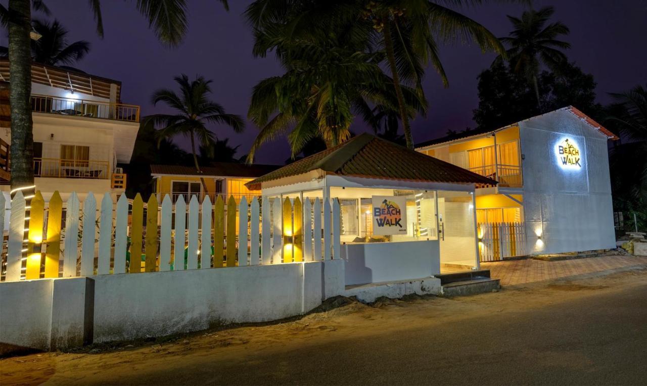Beach Walk Resort Morjim Exterior foto