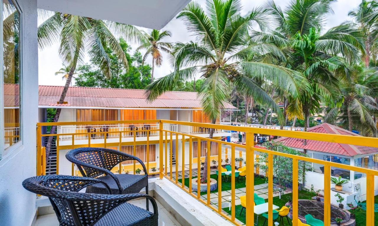 Beach Walk Resort Morjim Exterior foto